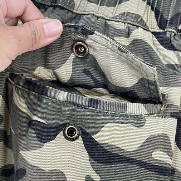 NWT Pam & Gela Camo Cargo Pants with Belt Size S Multicolor - Picture 7 of 13